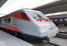 «Εκκρεμή» ασημένια και λευκά βέλη