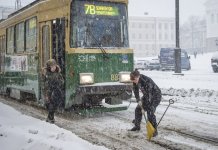 Σε ακινησία τα τρένα λόγω του χιονιά στις Κάτω Χώρες και τη Γερμανία.